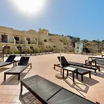 Hotiday Hotel 4*