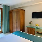 Hotiday Hotel